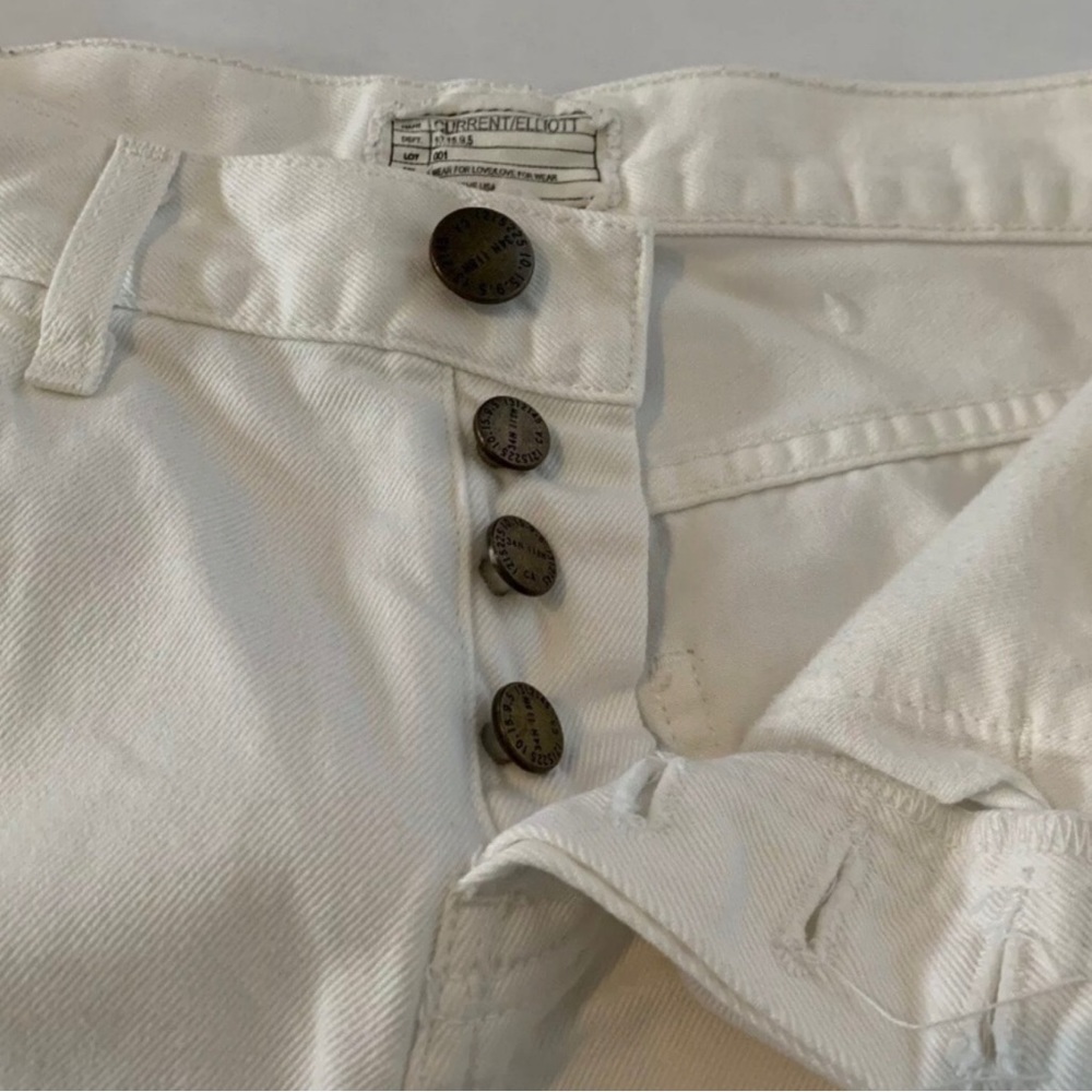 Current Elliot☀️White Jean Shorts -Distressed-EXCELLENT condition! Size 24 - Picture 2 of 4